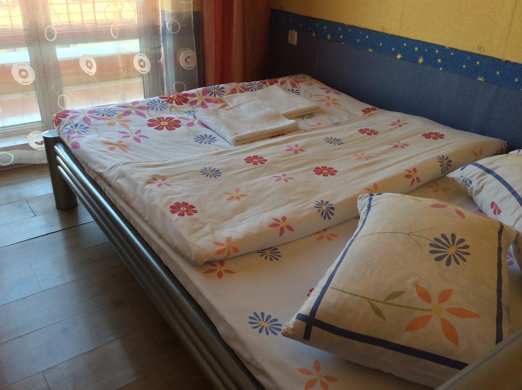 National Hotel Ruse Room photo