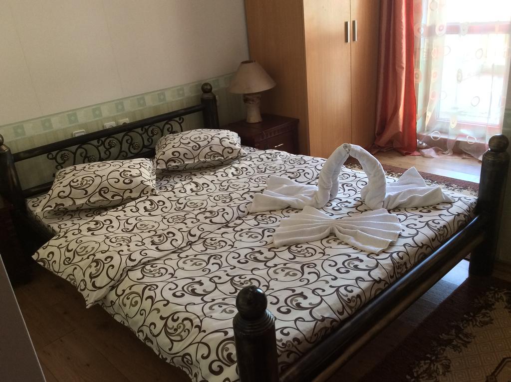 National Hotel Ruse Room photo